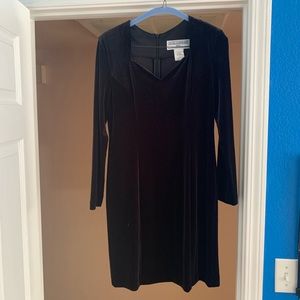 Black velvet size 8 dress